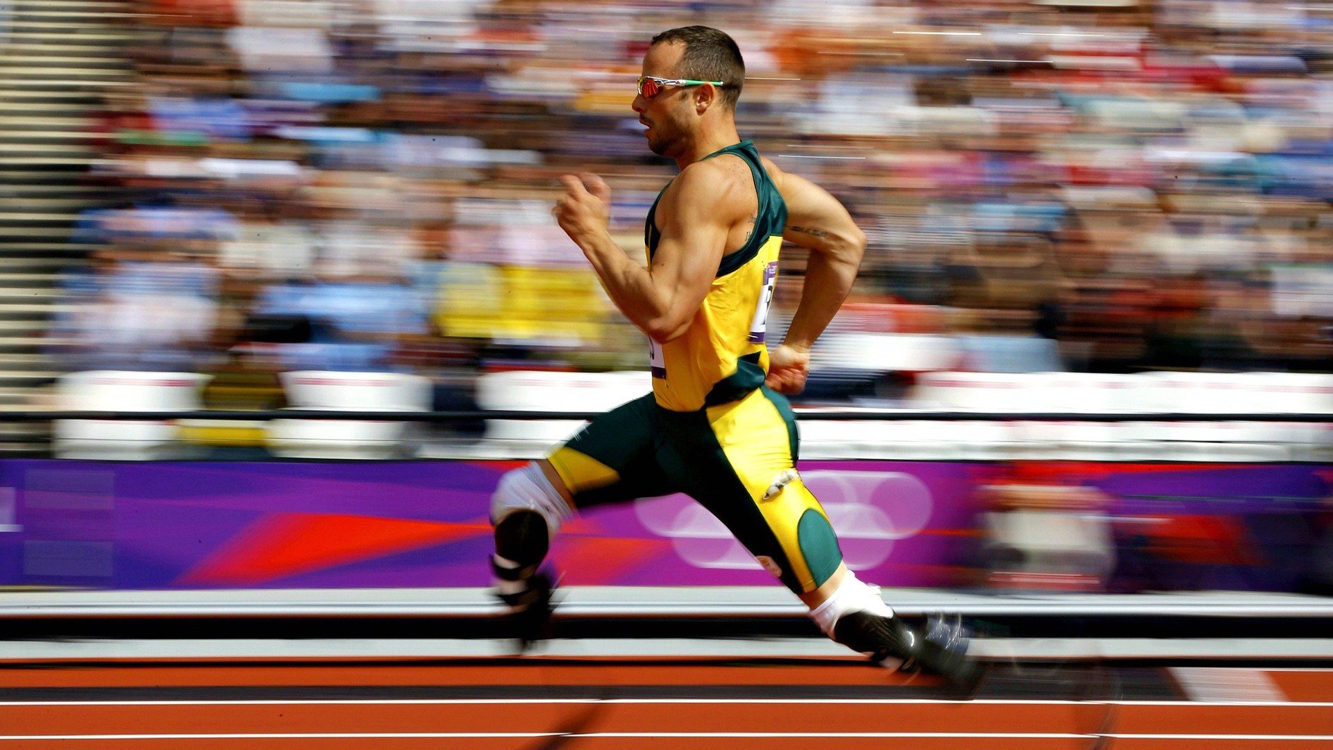 短跑新星闪耀全国锦标赛，破纪录表现引爆赛场