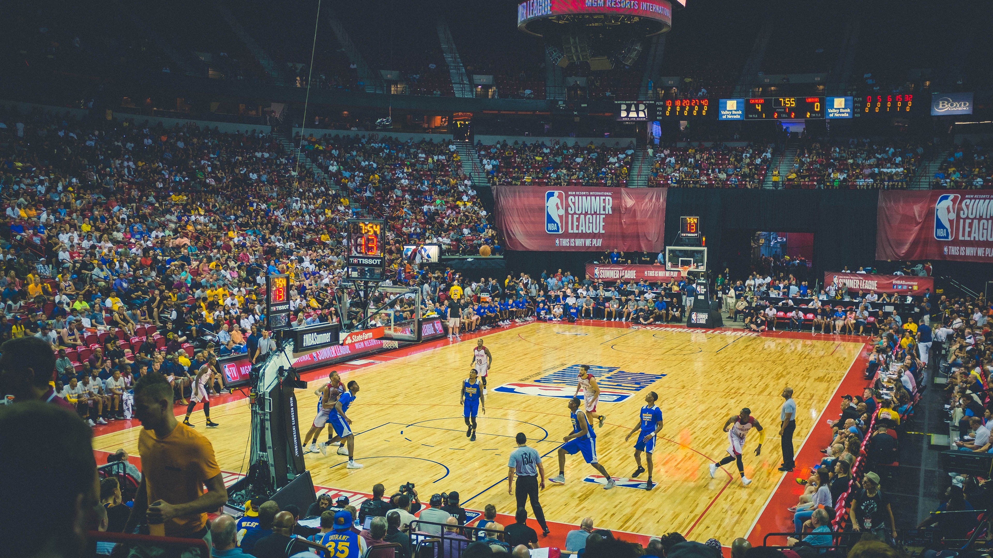 亚冠联赛八强战激战正酣 东亚豪强上演巅峰对决