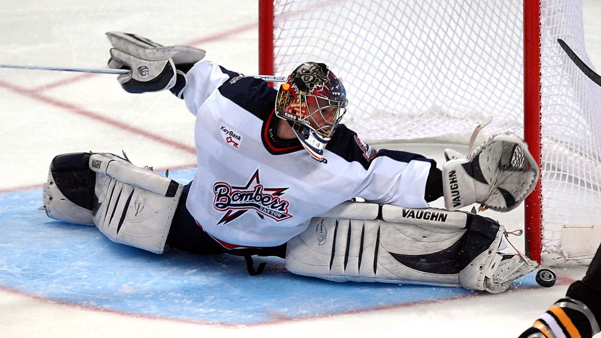 2026世界杯预选赛激战正酣,多支豪门球队提前锁定席位,亚洲区竞争白热化